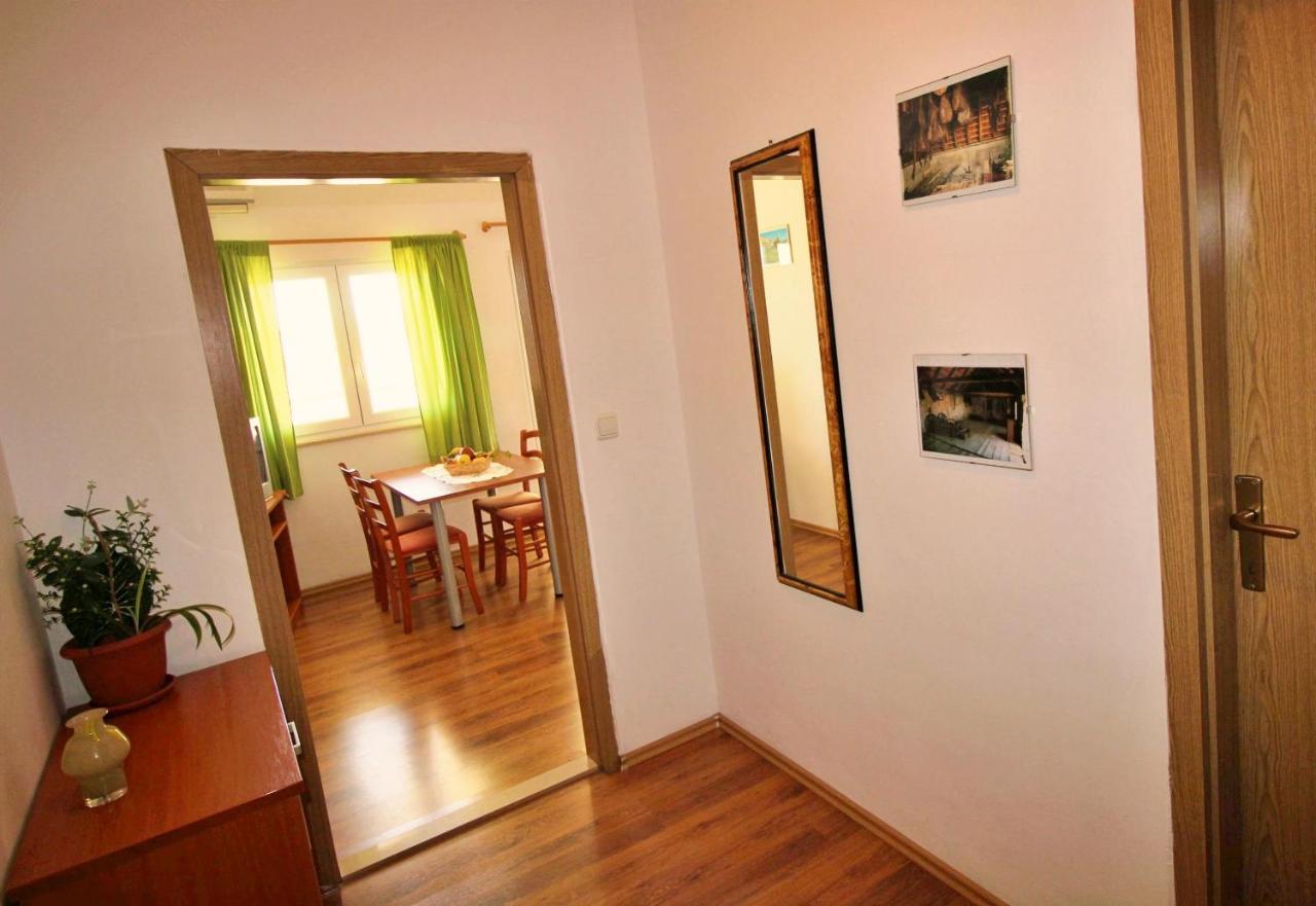 Apartments Marko Nemira Omis Exterior photo