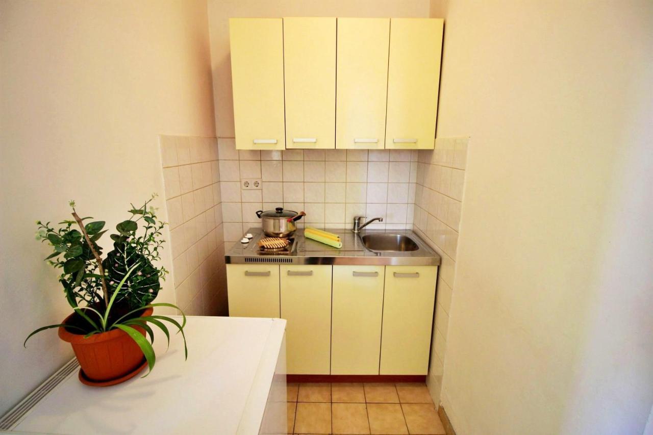 Apartments Marko Nemira Omis Exterior photo