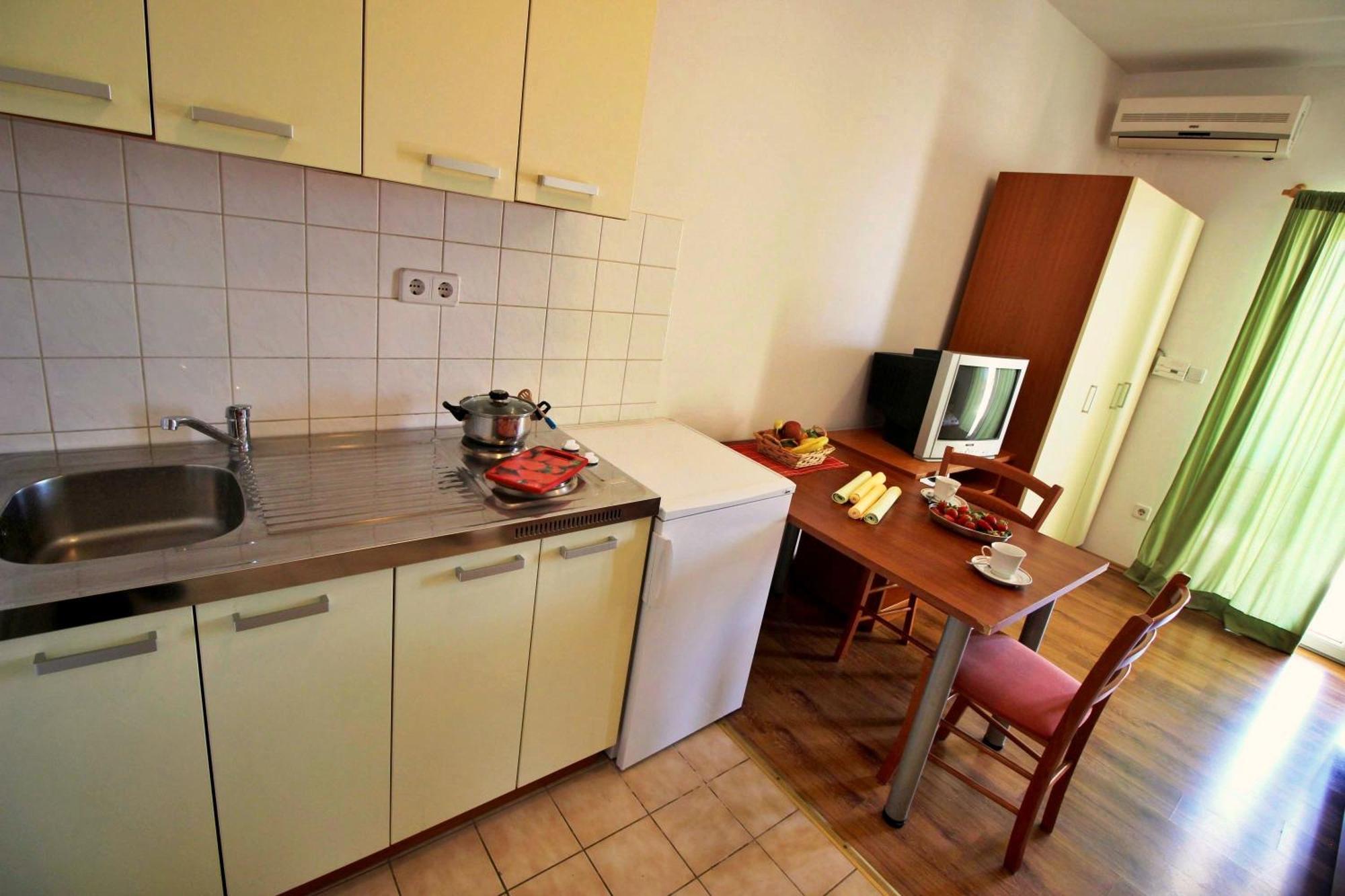 Apartments Marko Nemira Omis Room photo